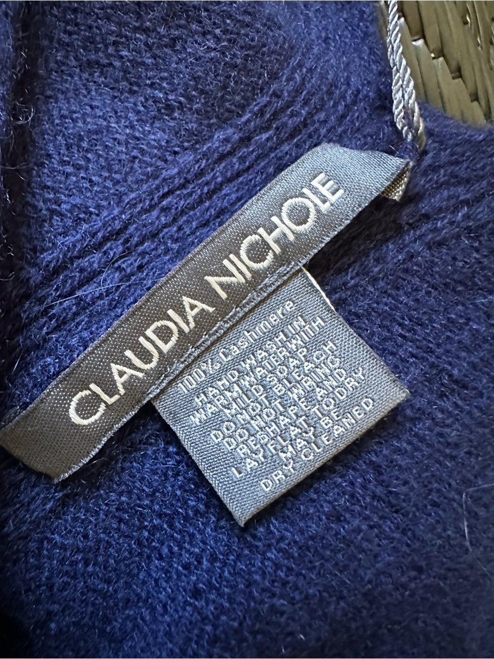 ✨Claudia Nichole Alashan 100% Cashmere Poncho Capelet Royal Blue NWT - Picture 6 of 9